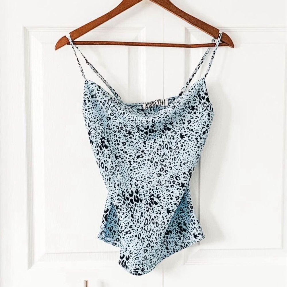 Audrey 3+1 blue cheetah tank top